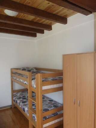 Загородные дома Bojovic Rooms Gusinje Трехместный номер с видом на горы-46